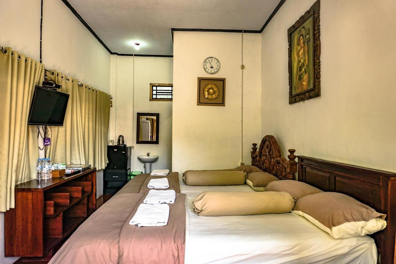Wisma Pulau Merah Pasanggaran Екстер'єр фото